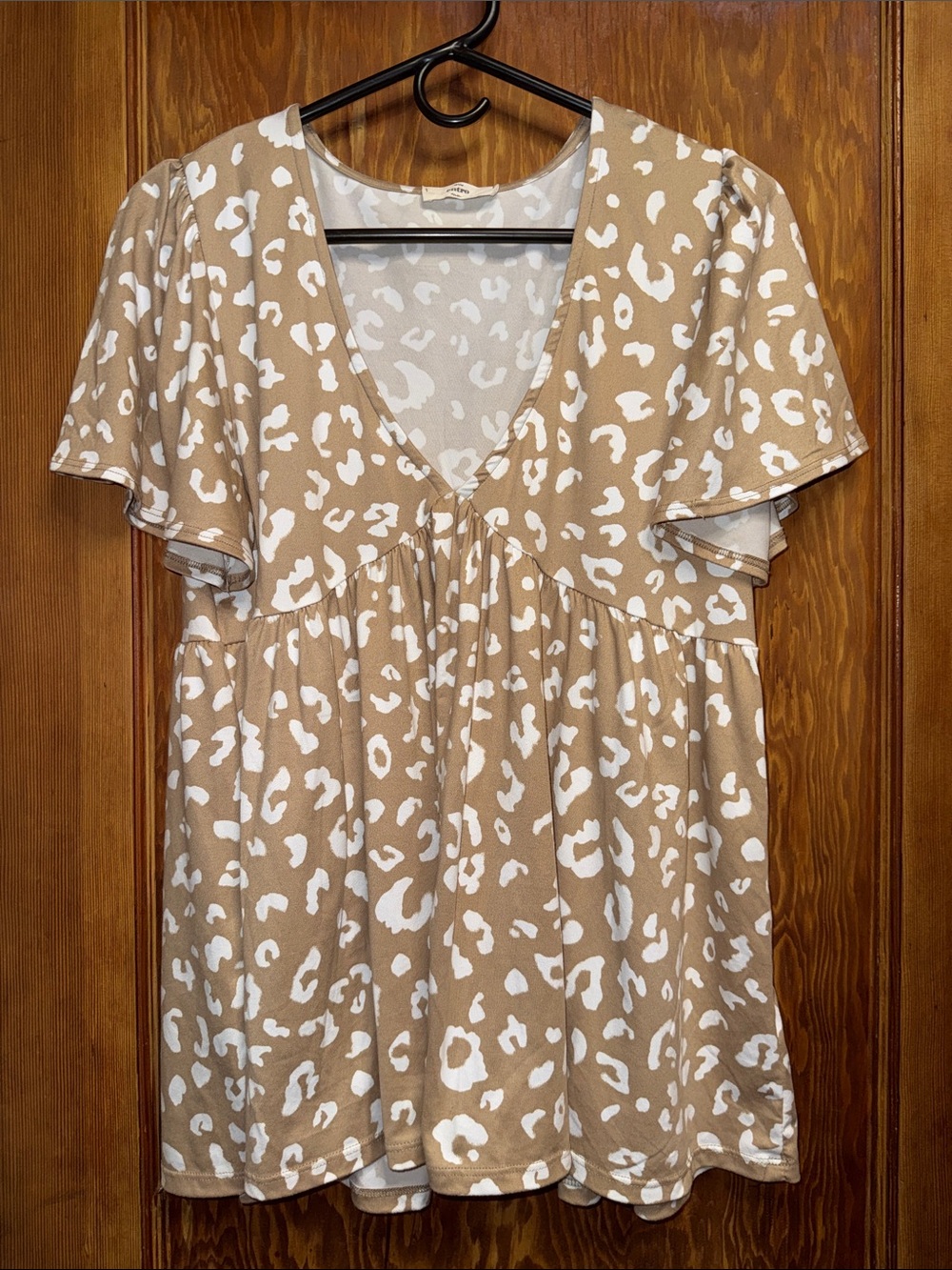 entro Taupe and White Leopard V-Neck Babydoll Tunic Soft Flowy Size Small